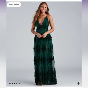 Windsor Morgan Formal Flocked Velvet Dress in Hunter Green